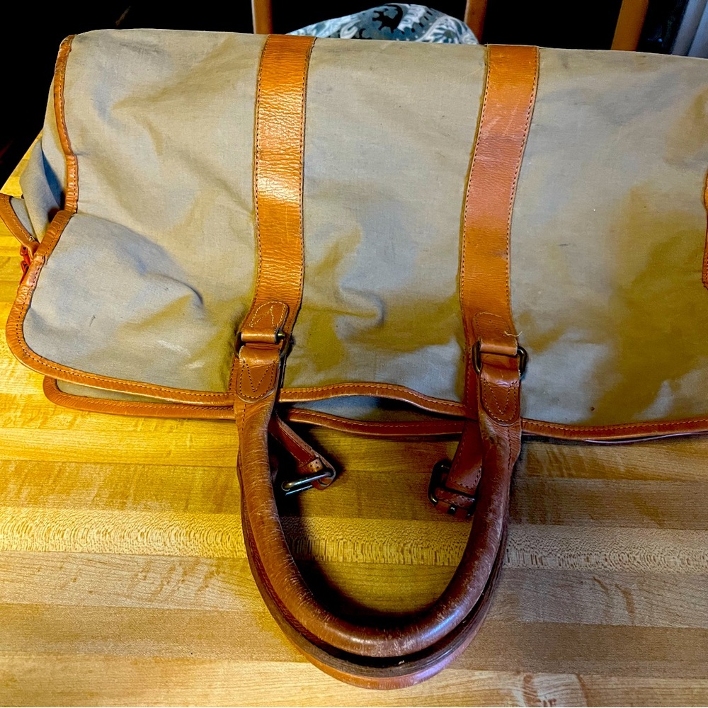 British Khaki-leather and canvas bag Light weight and great for weekend getaways